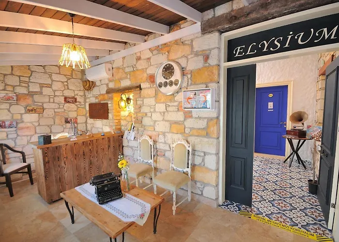 Elysium Oda ve Kahvaltı Çeşme