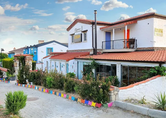 Oda ve Kahvaltı Elysium Çeşme