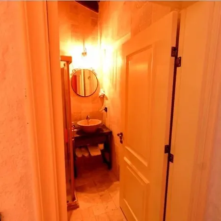 Elysium Bed and Breakfast Çeşme