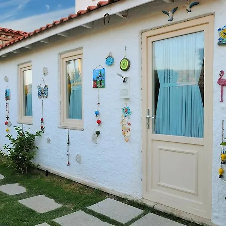 Elysium Bed and Breakfast Çeşme